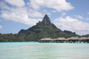 Bora_Bora_Mount_Otemanu_and_overwater_bungalows.jpg