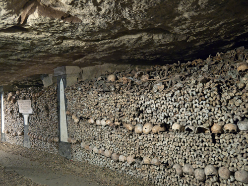 Paris_Catacombs_1.jpg