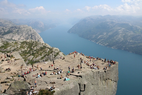 Pulpit_Rock_Norway.jpg