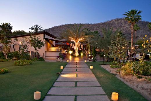 Flora_Farms_Restaurant_Los_Cabos-1.jpg