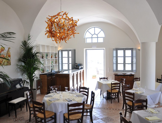 selene_restaurant_santorini_greece-001.png