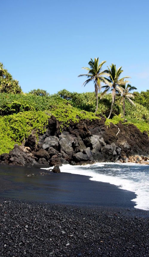 black_sand_beach_maui_5.jpg