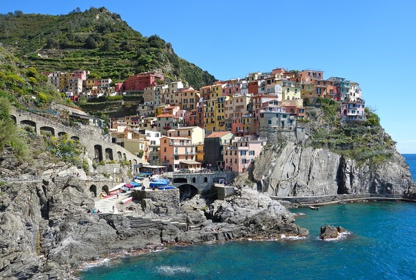 cinque_terre_honeymoon_destination-1.jpg