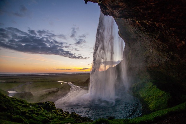 iceland_waterfall_sunset_001.jpg