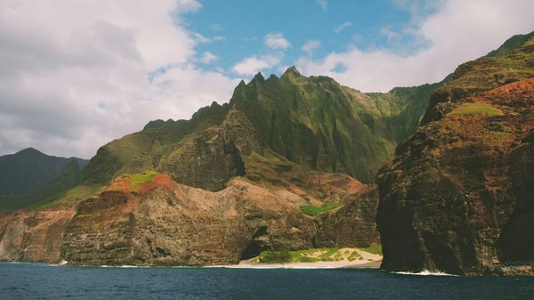 kauai_coast_honeymoon_scenic_na_pali-01.jpg