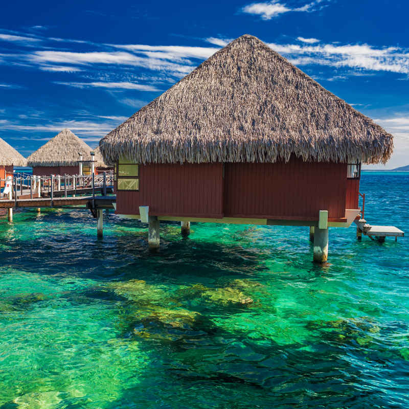 Tahiti overwater bungalow hotel rooms