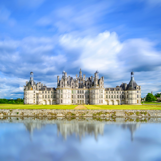 Loire_valley_chateau_de_chambord.jpg