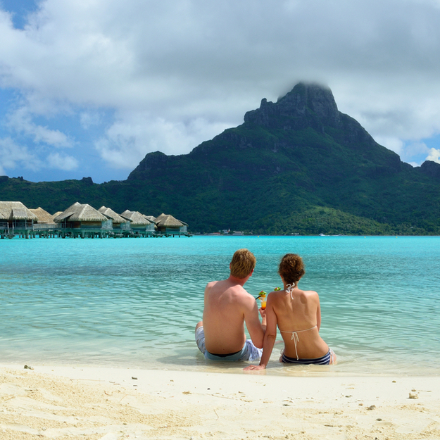 honeymoon_couple_tropical_beach_bungalows_.jpg