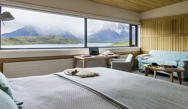 patagonia_luxury_hotel_with_view.jpg