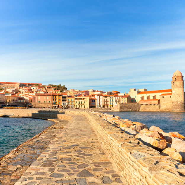 Off-the-Tourist-Path_honeymoon-Collioure.jpg