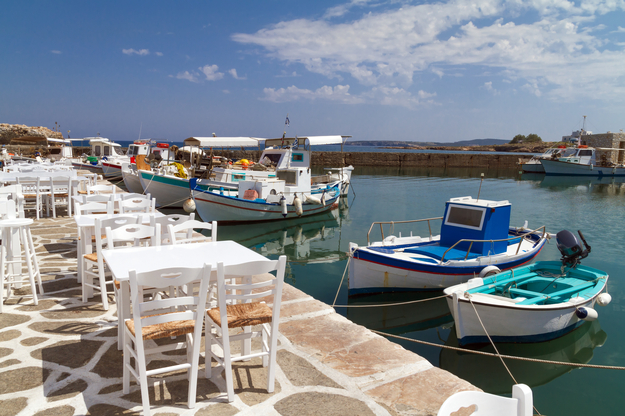 Cyclades_Greece_harbor.jpg
