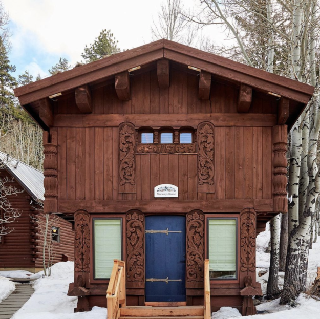 winter_honeymoon_cabins-6.png