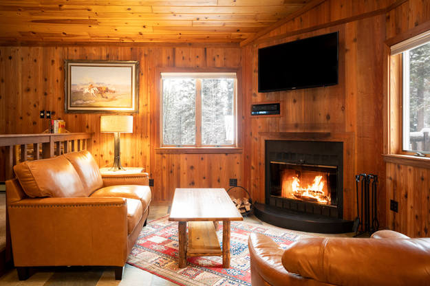 winter_honeymoon_cabins-7.jpg