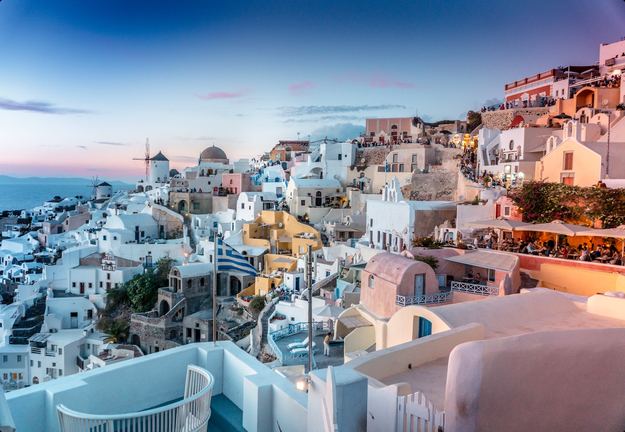 Greek_Islands_Honeymoon_Santorini-1.jpg