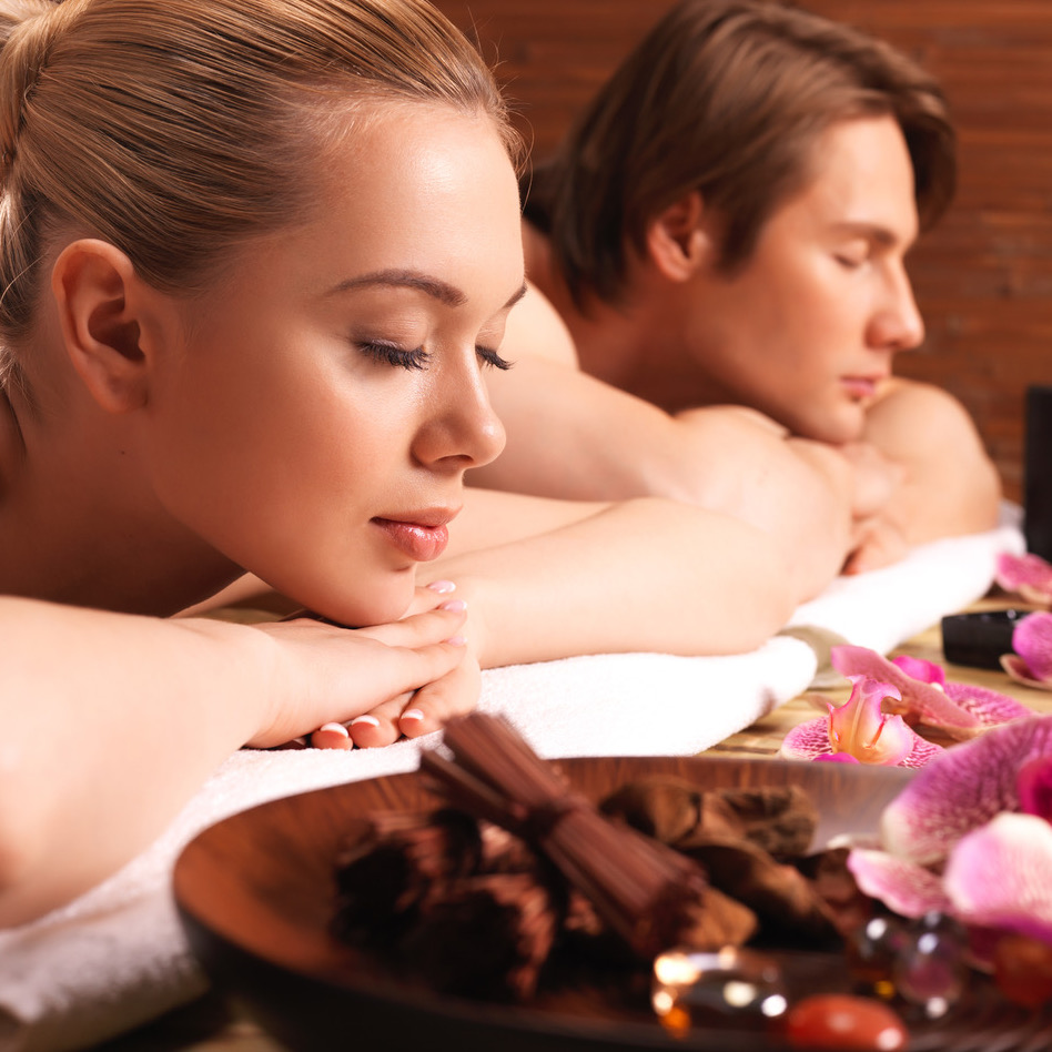 https://www.travelersjoy.com/blog/honeymoon_romance-couples_massage.jpeg