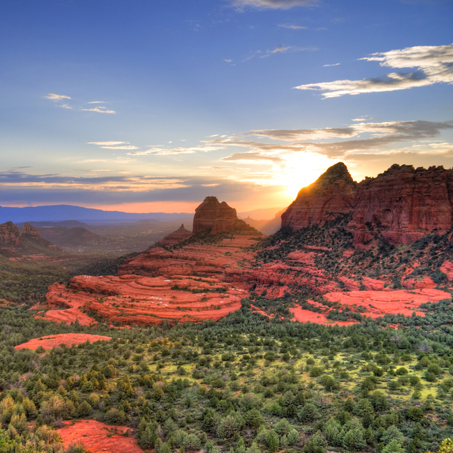 https://www.travelersjoy.com/blog/sedona_arizona_honeymoon_sunset.jpg