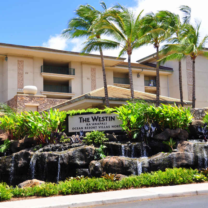 Maui oceanfront upscale hotel